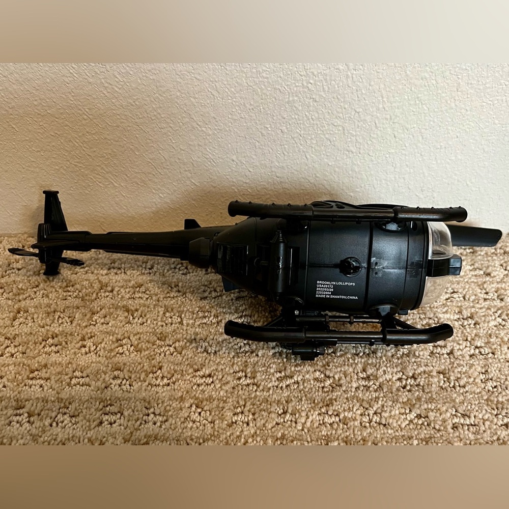 2 plastic toy Army vehicles Tan Jeep & Black Nightstalker Helicopter w/ soldier - Picture 6 of 10